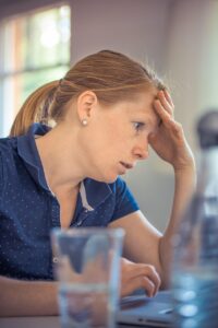 目元集中ケアにブースターを併用することは可なのか？