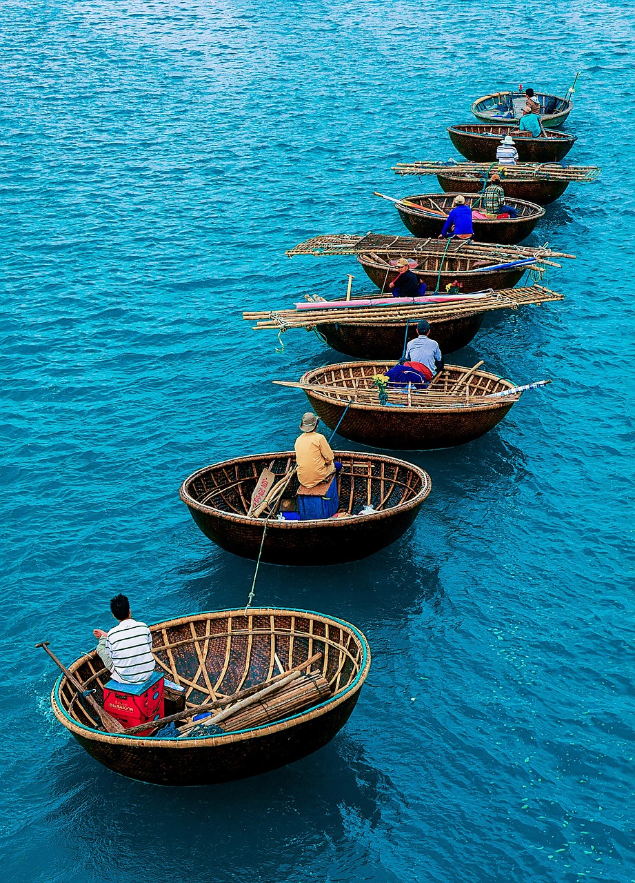 目元用アイクリームの高濃度国産人気商品はどれ？