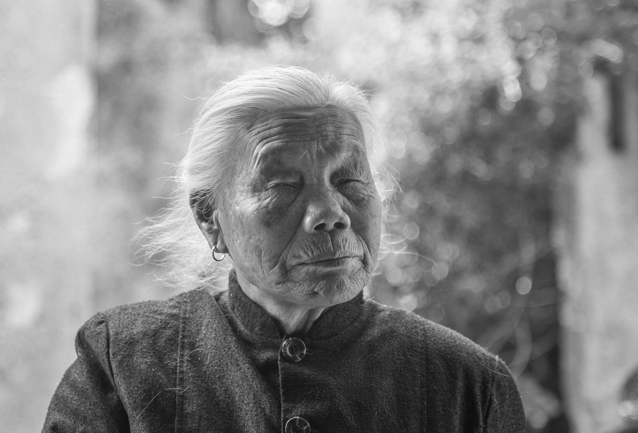 40代向けの目元シワ集中ケアの効果的な方法は？