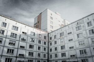 まぶたのくすみを解消するために必要なビタミンとは？