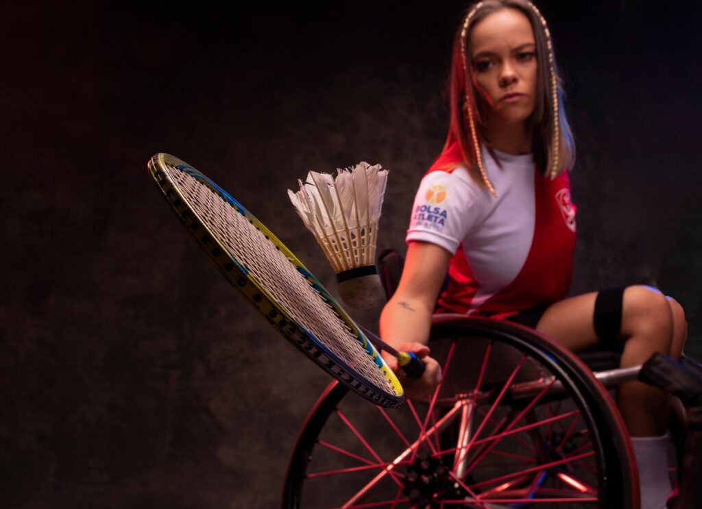 目元集中ケアに最適な美容液の選び方は？