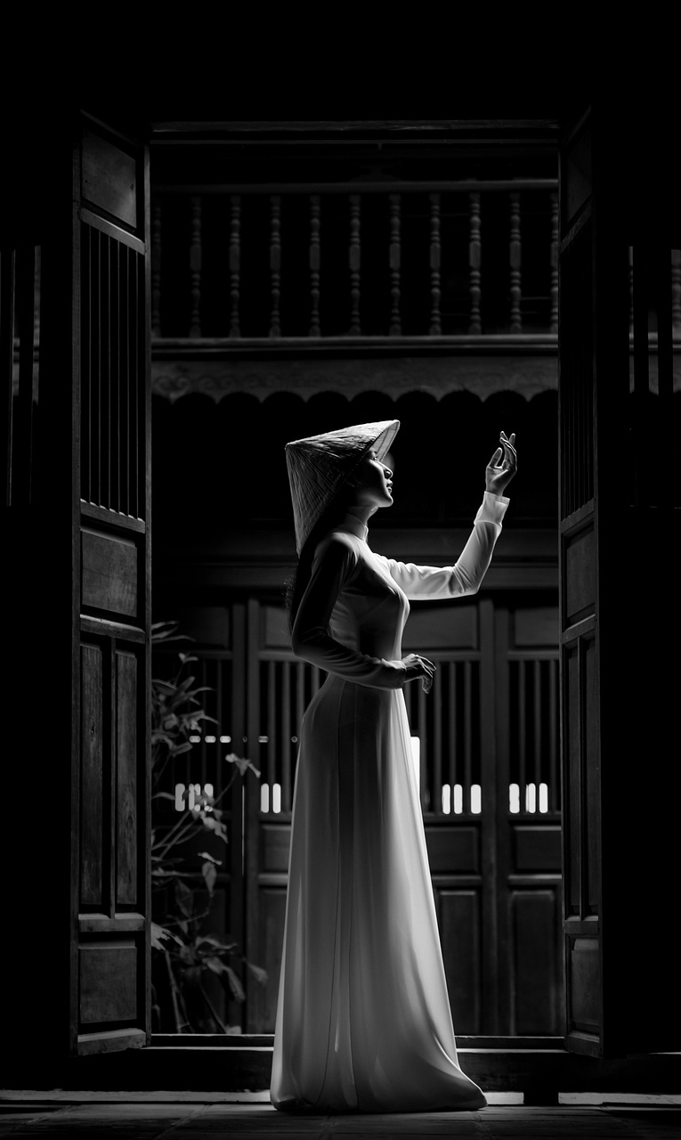 目元の黒クマを解消するための効果的な方法は？